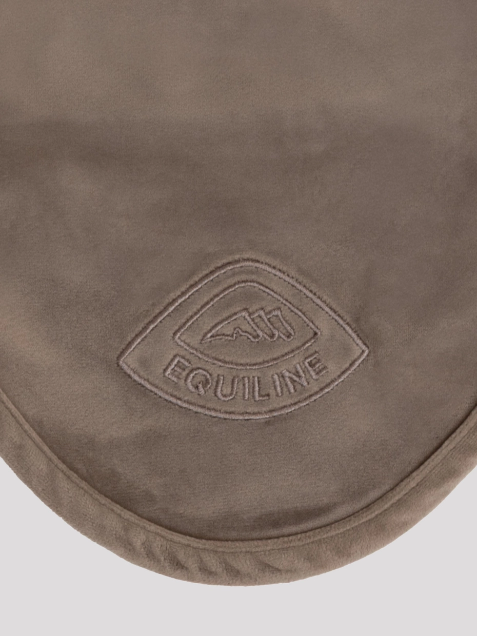 EW125PE11277005_B2C_EW125PE11277_005_02.jpg OREJERAS BEIGE TERCIOPELO EQUILINE EW125PE11277007 - Imagen 2